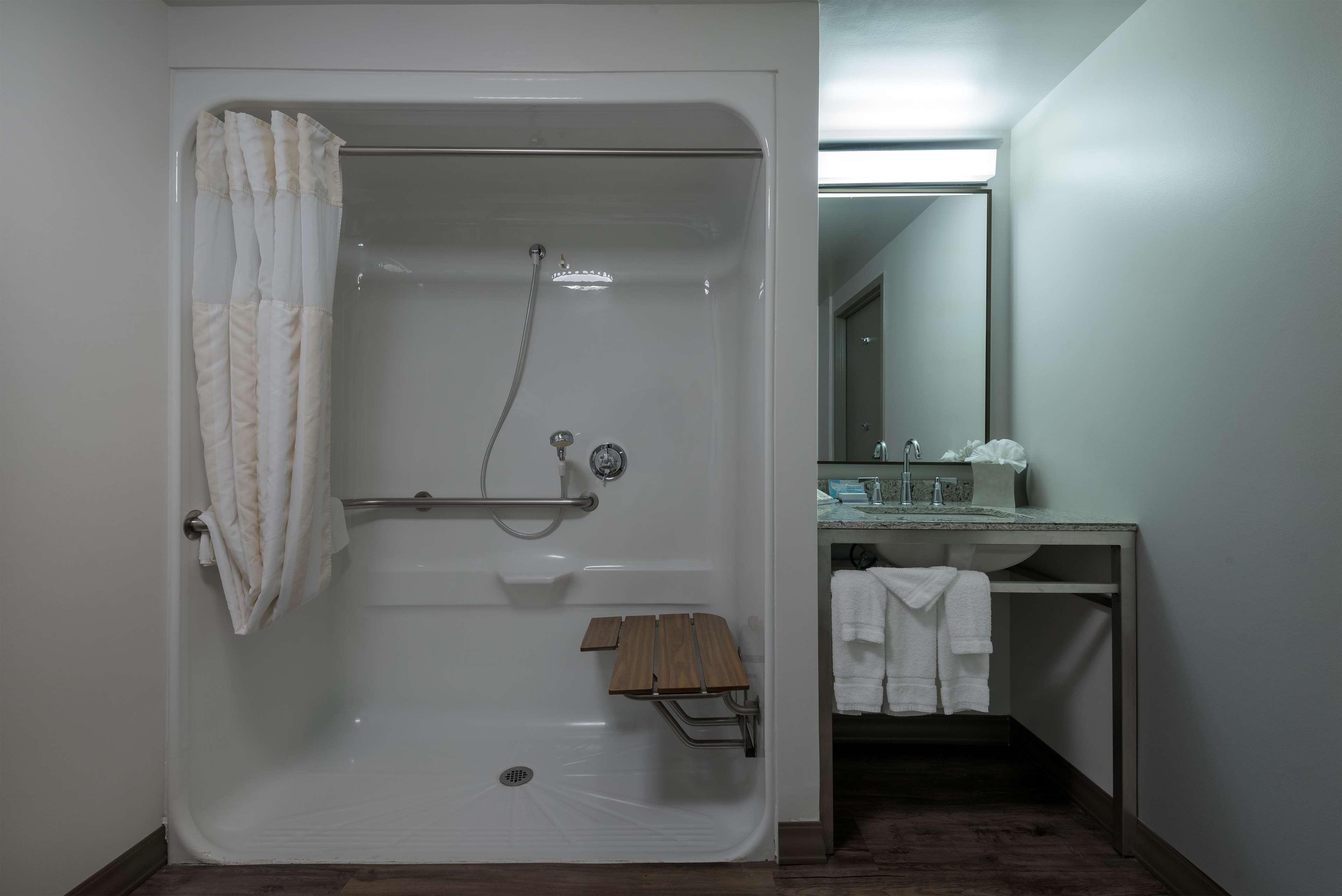 Hilton Garden Inn אווינגס מילס מראה חיצוני תמונה