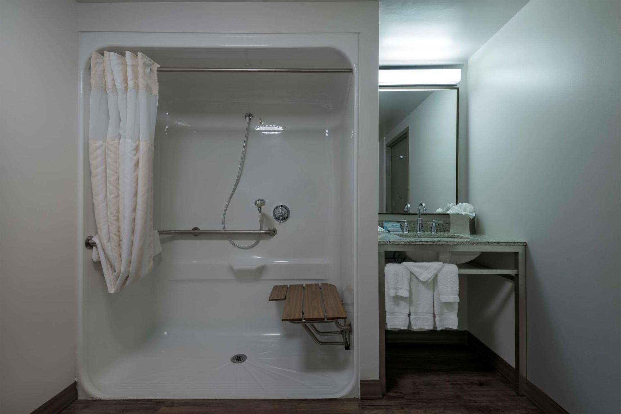 Hilton Garden Inn אווינגס מילס מראה חיצוני תמונה