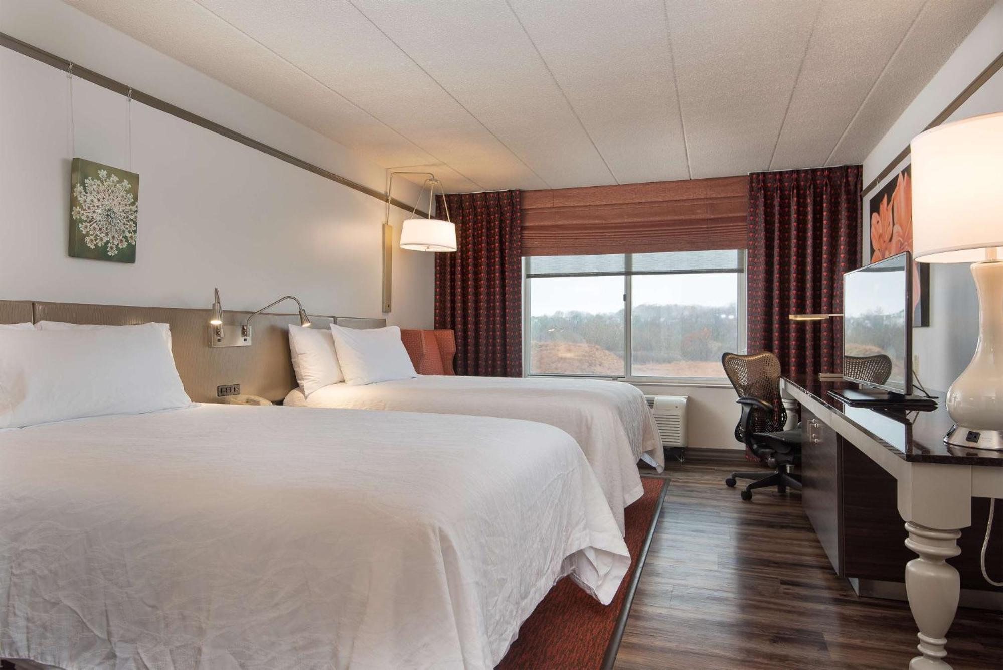 Hilton Garden Inn אווינגס מילס מראה חיצוני תמונה