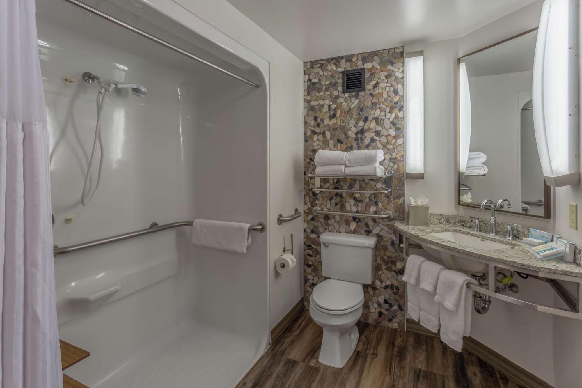Hilton Garden Inn אווינגס מילס מראה חיצוני תמונה