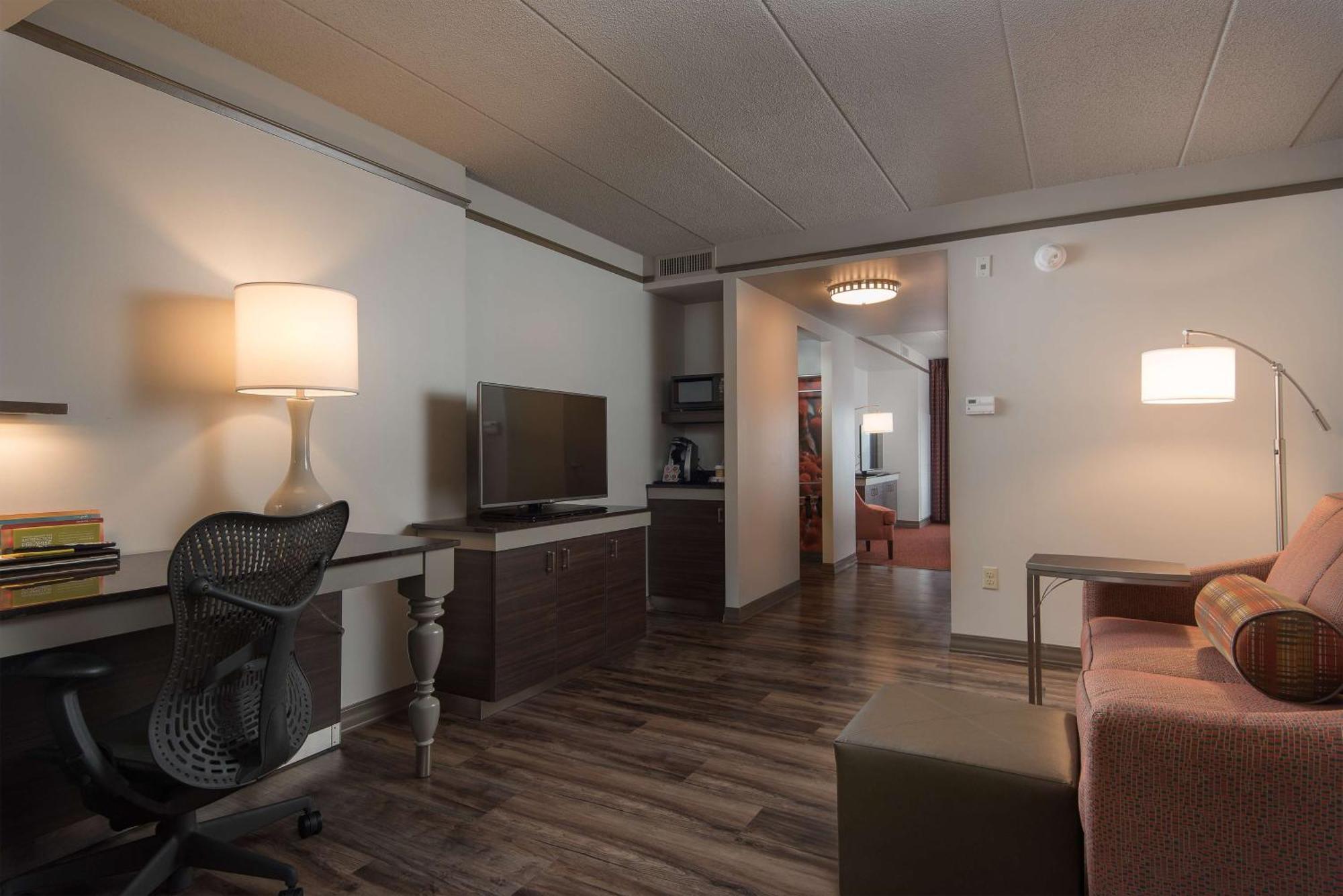 Hilton Garden Inn אווינגס מילס מראה חיצוני תמונה