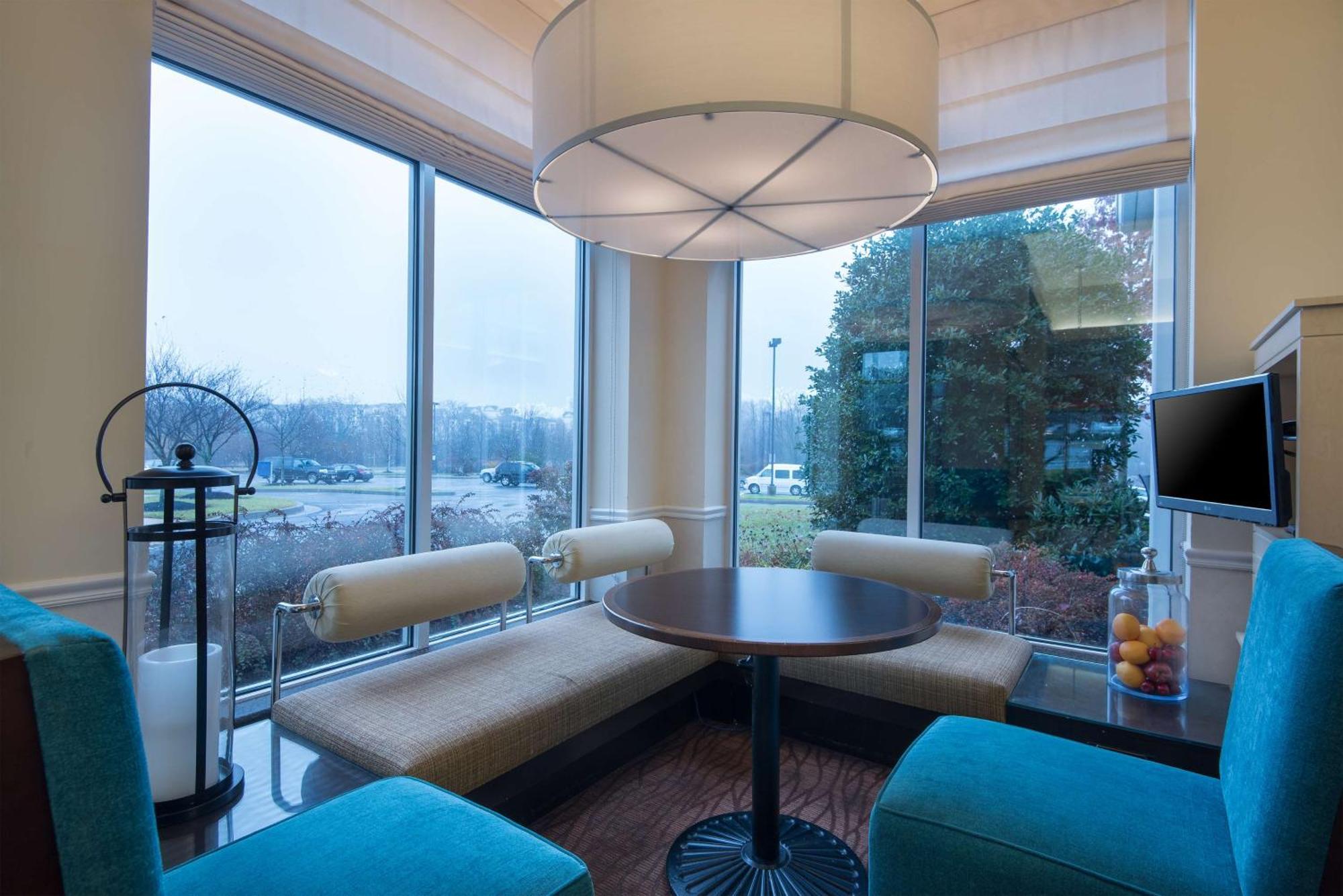 Hilton Garden Inn אווינגס מילס מראה חיצוני תמונה